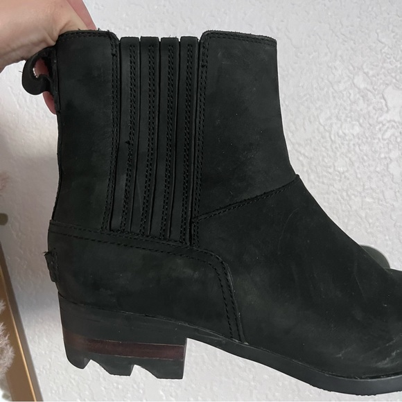 Sorel Lolla Chelsea Womens Black Leather Slip On Chelsea Boots size 8.5 - Picture 4 of 8